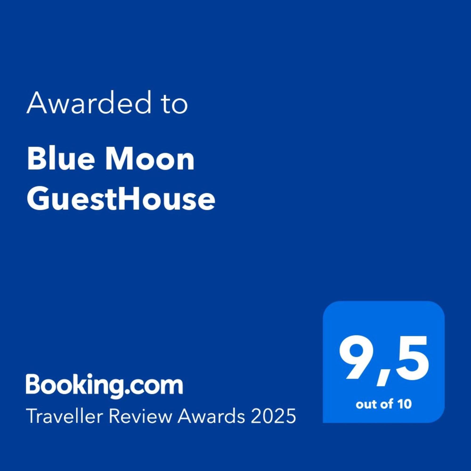 Blue Moon Guesthouse Lagos Exterior photo
