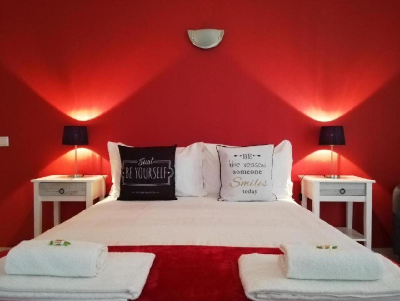 Blue Moon Guesthouse Lagos Exterior photo