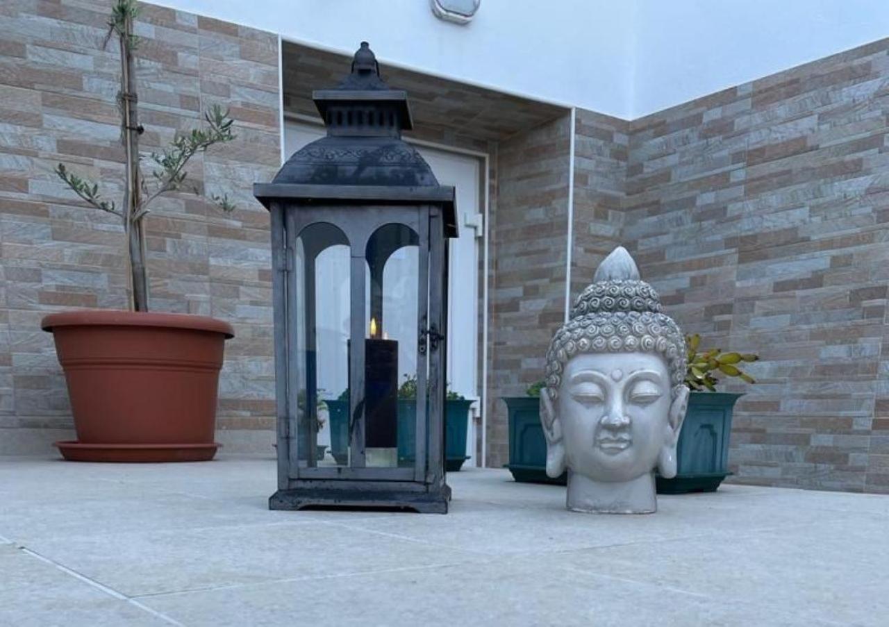 Blue Moon Guesthouse Lagos Exterior photo