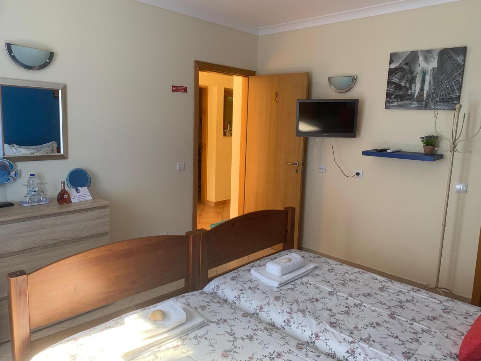 Blue Moon Guesthouse Lagos Exterior photo