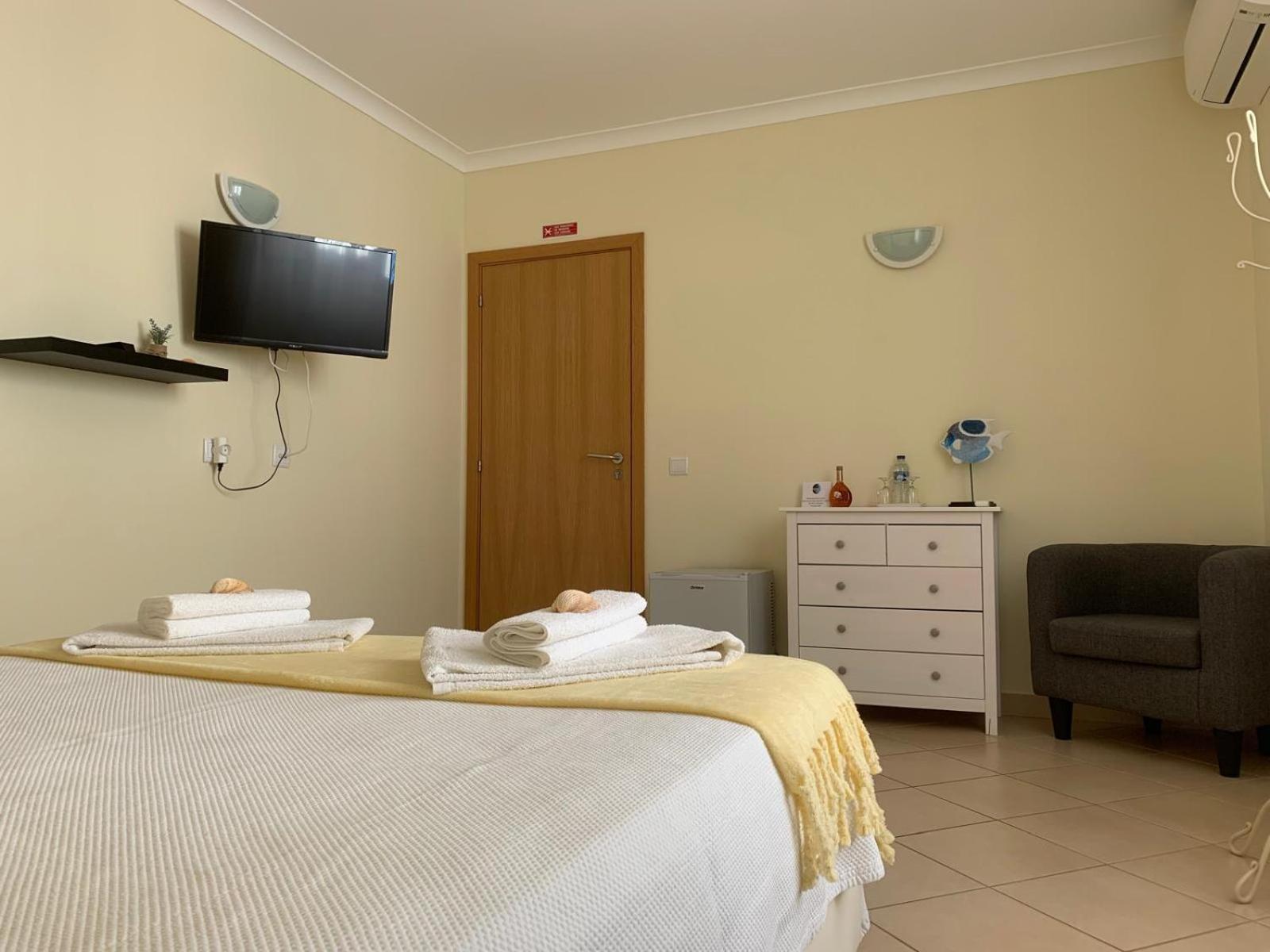 Blue Moon Guesthouse Lagos Exterior photo